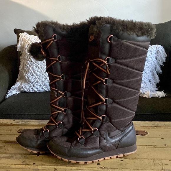 NIKE SNEAKER TALL LACE UP BOOT SNEAKERS POM POM SNOW BOOT TALL BOOT SNEAKER 8 M - Picture 2 of 12